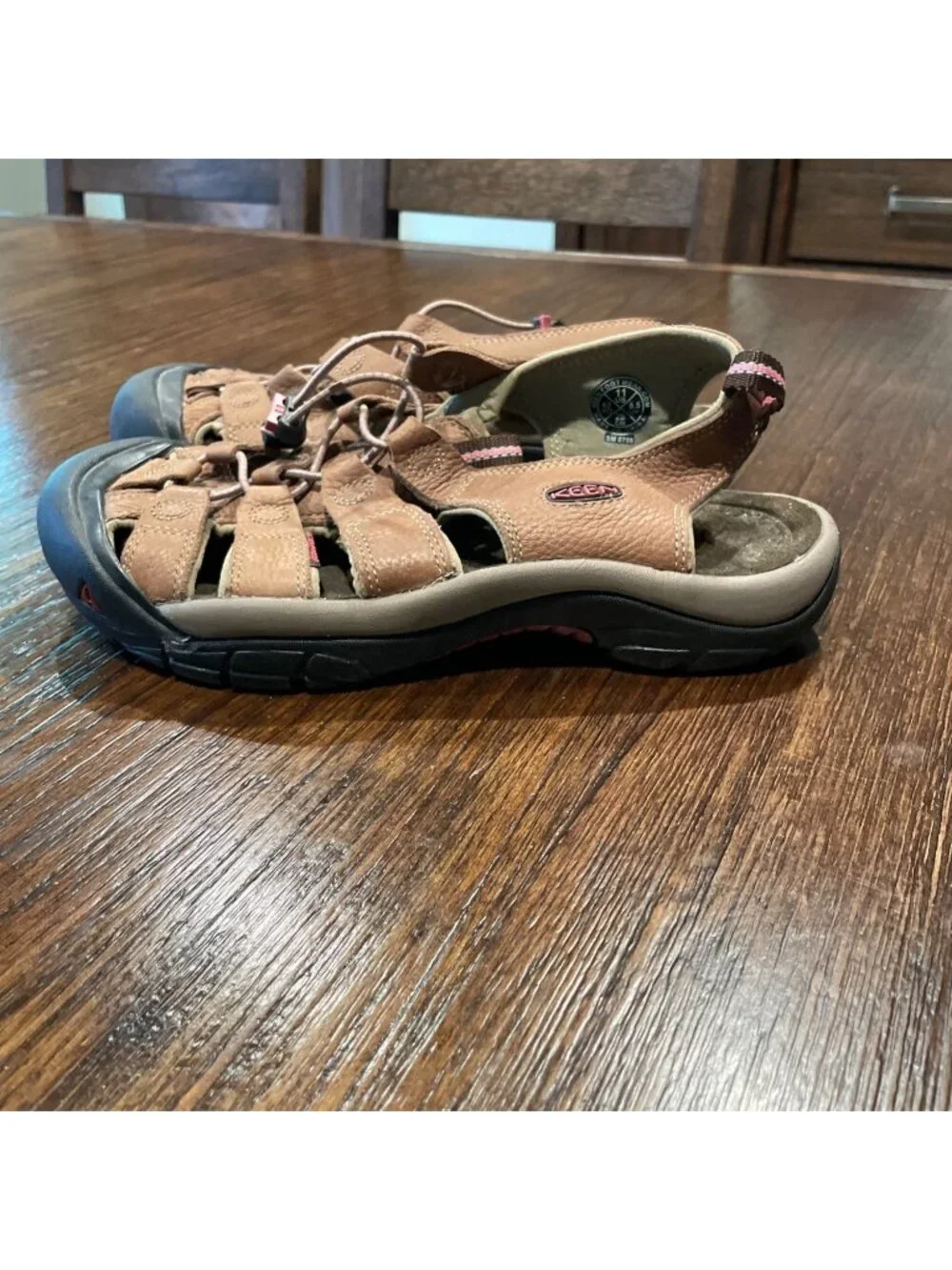 KEEN Newport Hiking Sandals Women's Sz 11 Brown Pink Gorpcore Outdoor Waterproof